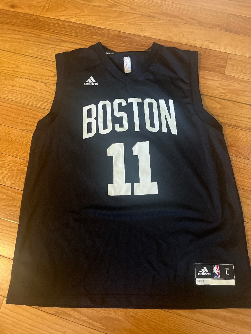 Large Boston Celtics kyrie Irving jersey #11